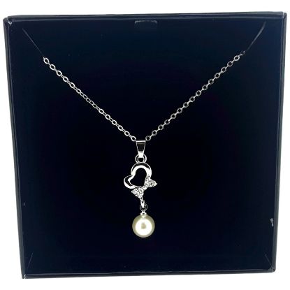 Picture of Diamante Bow with Pearl Necklace